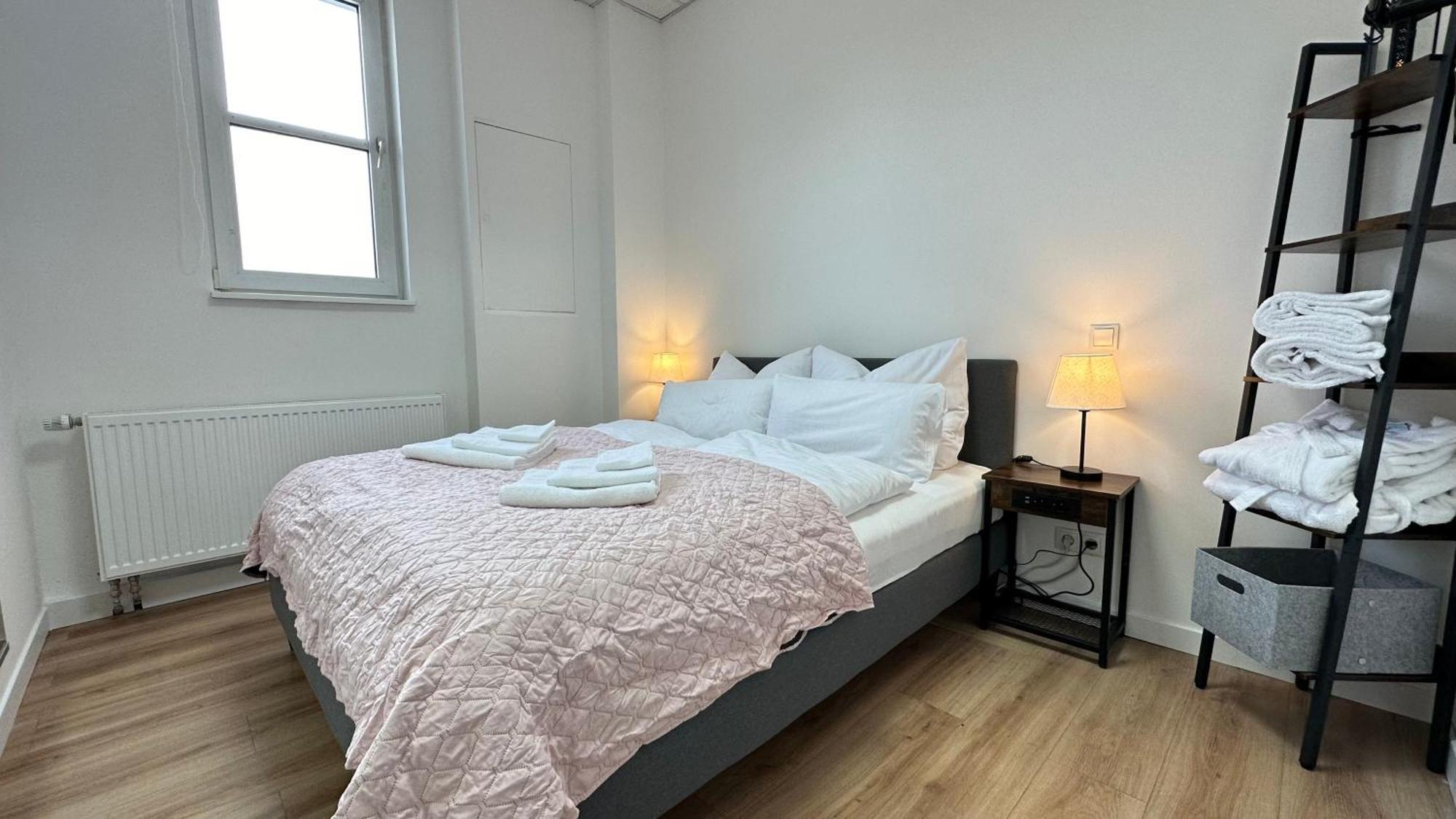 Loft - Sauna - 4 Schlafzimmer - 2 Baeder - Stadtmitte - 2 Parkplaetze *